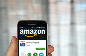 Teléfono móvil con aplicación de Amazon