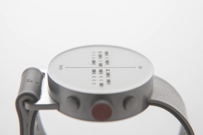 Llega el primer smartwatch con sistema braille para ciegos