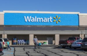 La estrategia de Walmart para competir con Amazon: sus empleados repartirán paquetes al salir del trabajo