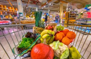 Los supermercados cambian sus estrategias por el empuje del online