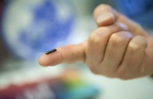 Una tecnológica implantará microchips a sus empleados