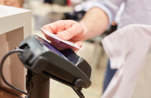 Google Pay Card, la tarjeta de débito de Google para competir con Apple Card