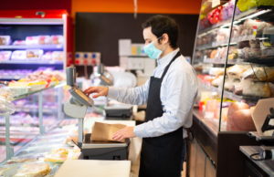 Los materiales sanitarios encargados para los empleados de los supermercados no llegan