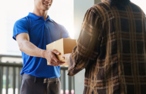 barcelona-aprueba-tasa-amazon-grandes-empresas-reparto-domicilio-en-vigor-esta-semana