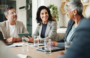 Estrategia laboral reunión directivos